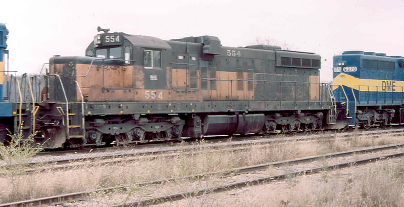 DM&E 554 needs paint!